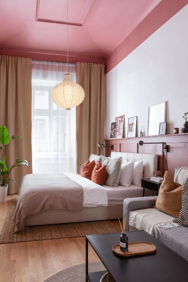 Turnkey I National Museum Apartments Прага Екстериор снимка