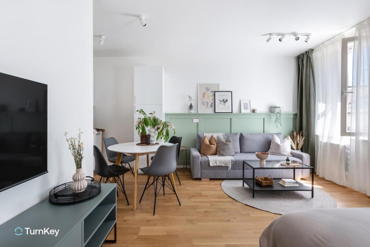Turnkey I National Museum Apartments Прага Екстериор снимка